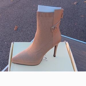 Elegant Tan Heeled Boots